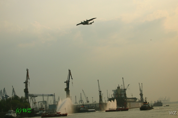 Hamburg-Hafengeburstag29 Wasserflugzeug